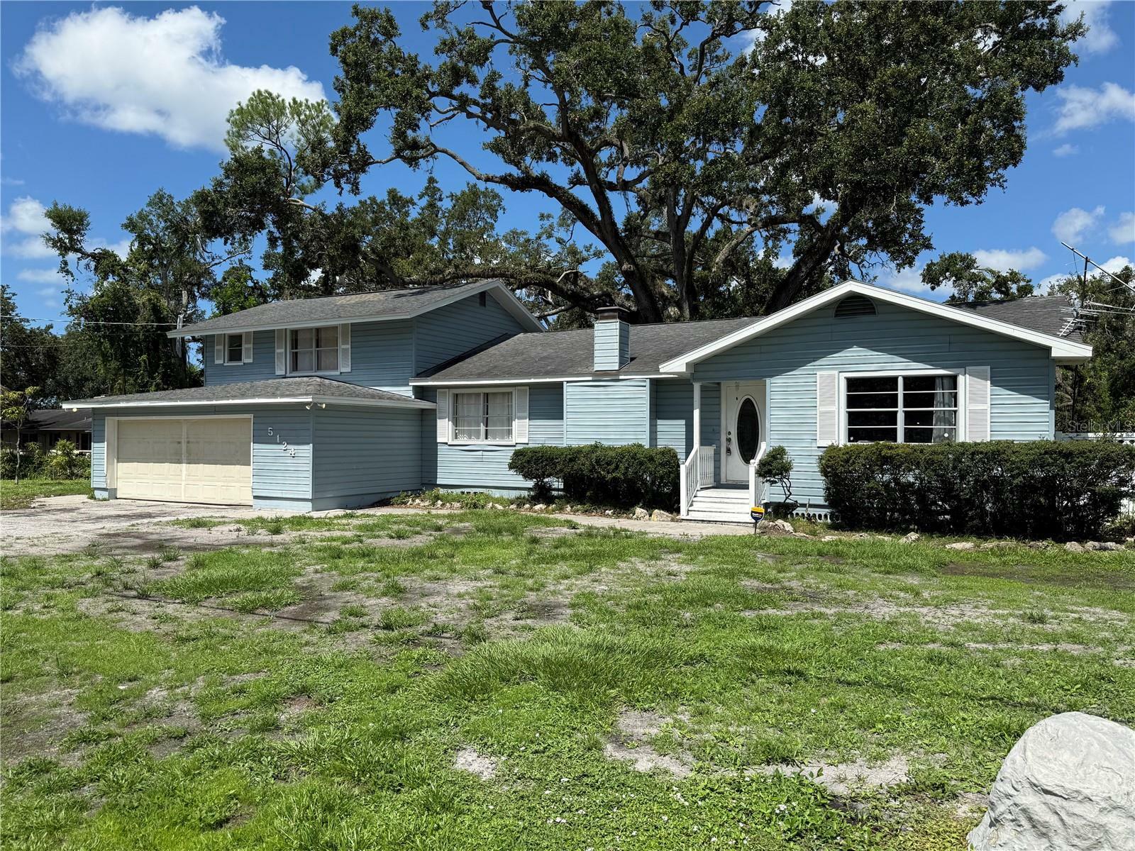 Property Photo: 5124 17th Street Court E FL 34203