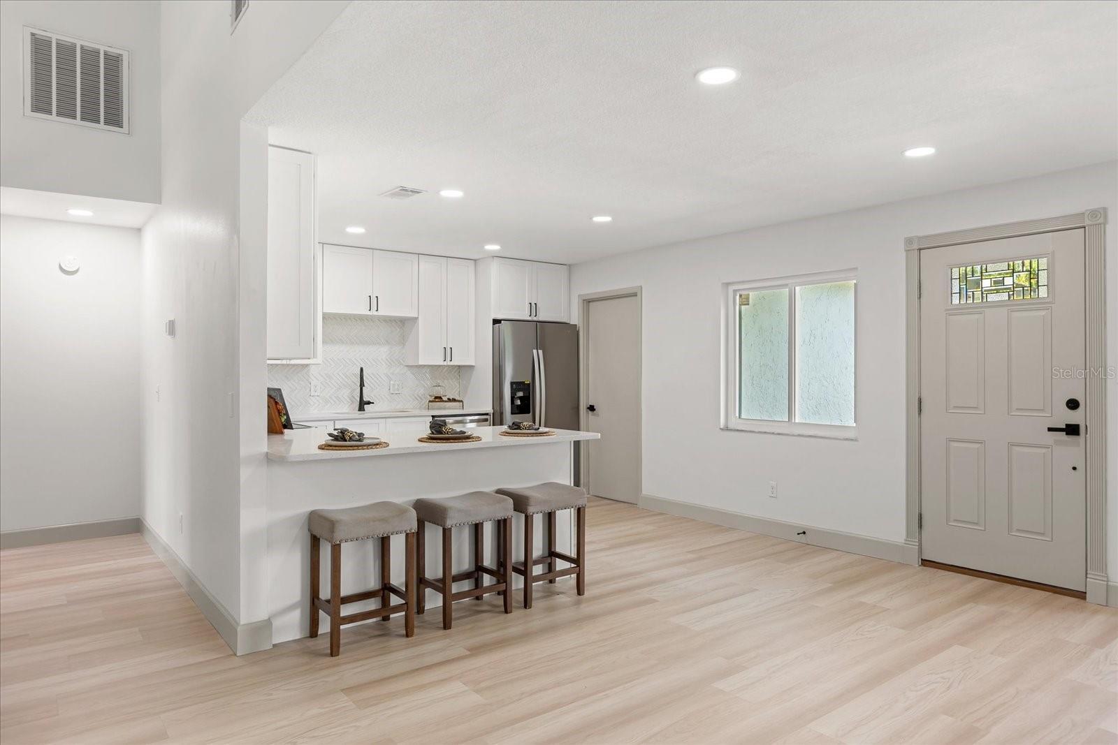 Property Photo: 1030 Huntington Court FL 32750