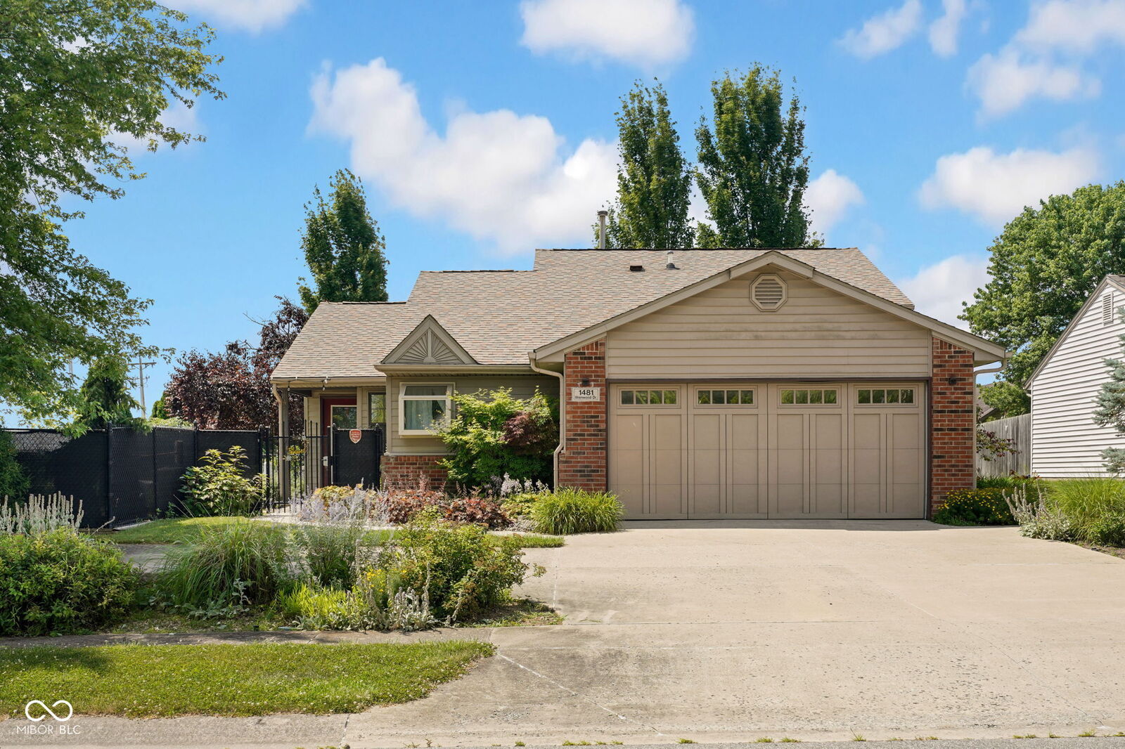 Property Photo: 1481 Wrenwood Drive IN 47201