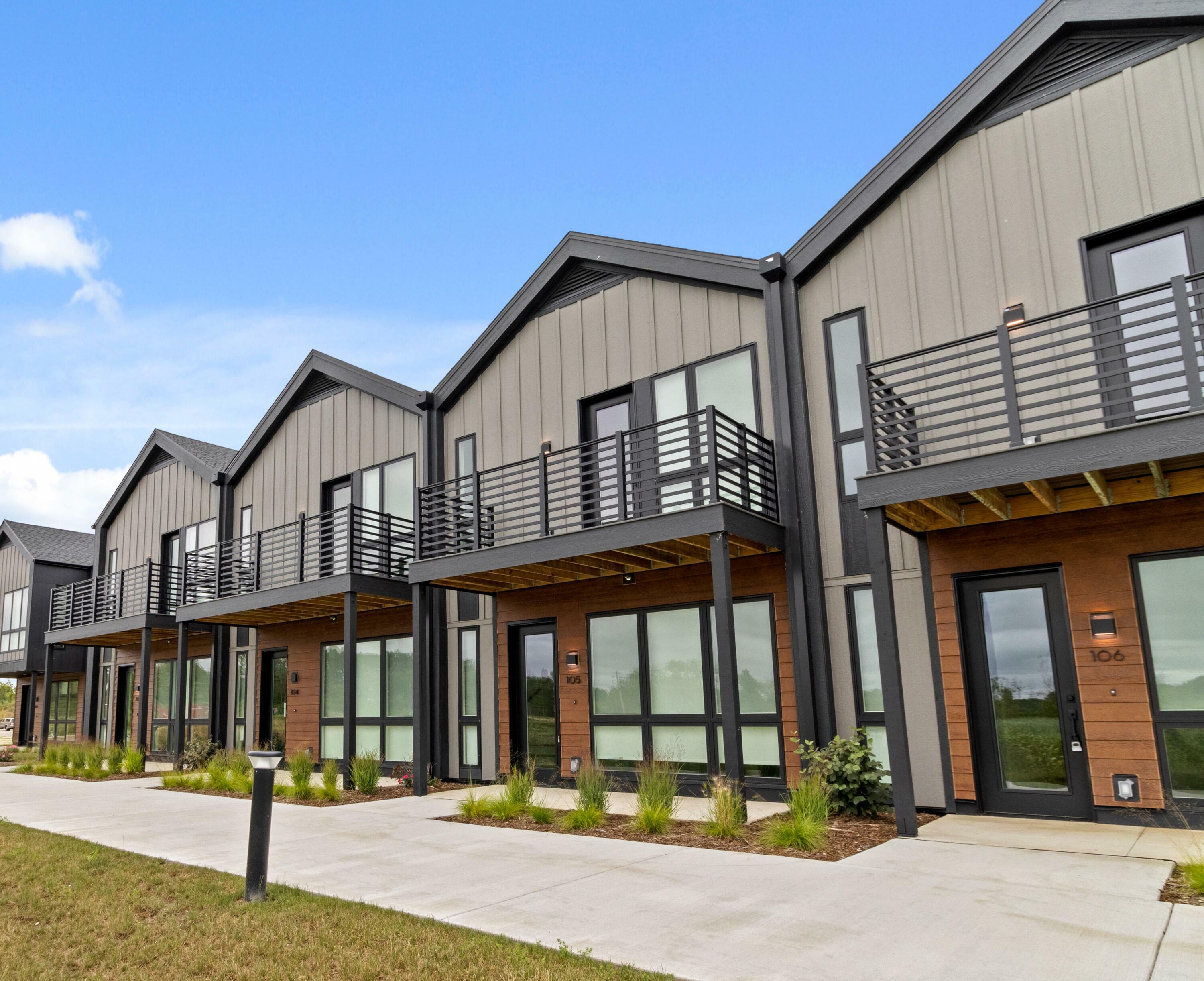 Property Photo: 4163 E Hemlock Dr 105 WI 53154