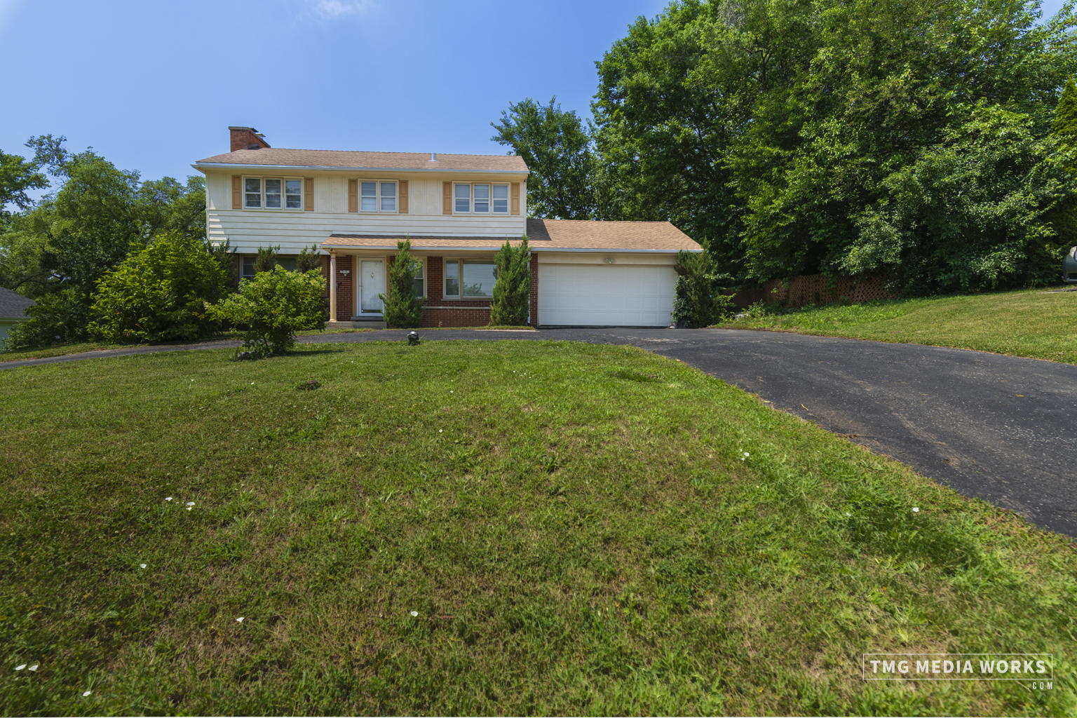 Property Photo: 3S138 Park Boulevard IL 60137