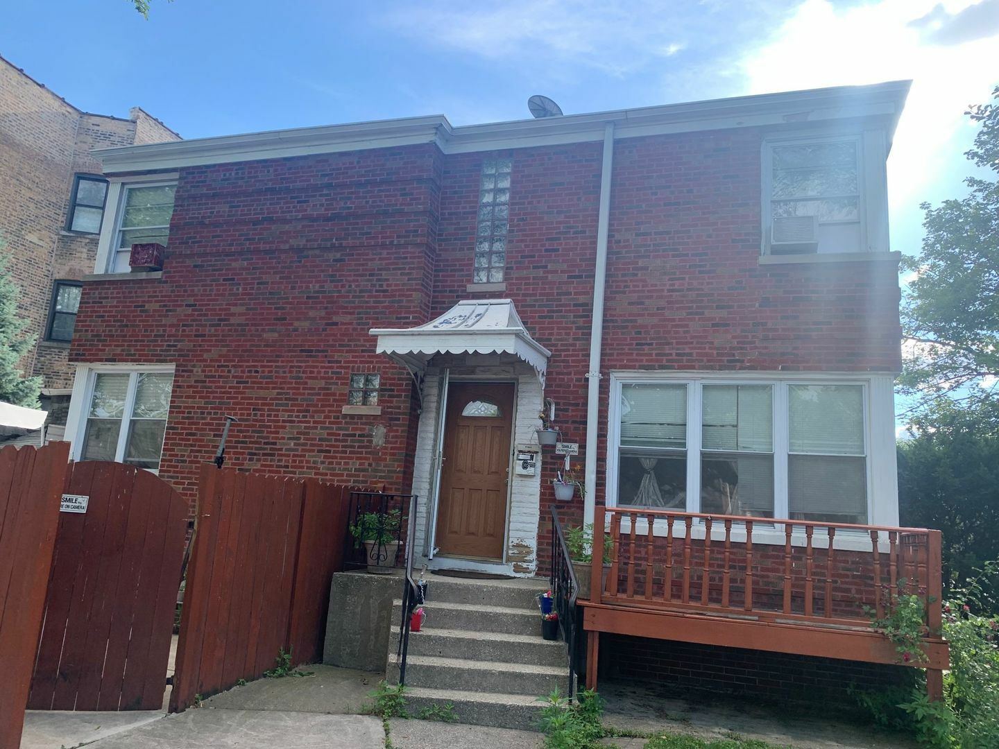 Property Photo: 6154 N Rockwell Street IL 60659