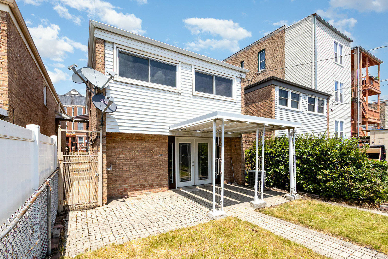 Property Photo: 2327 W 21st Street IL 60608
