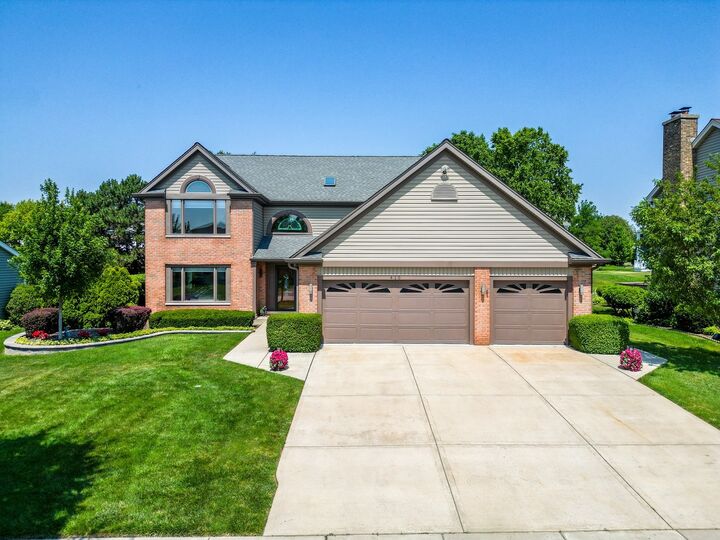 Property Photo:  410 Woodcroft Lane  IL 60173 