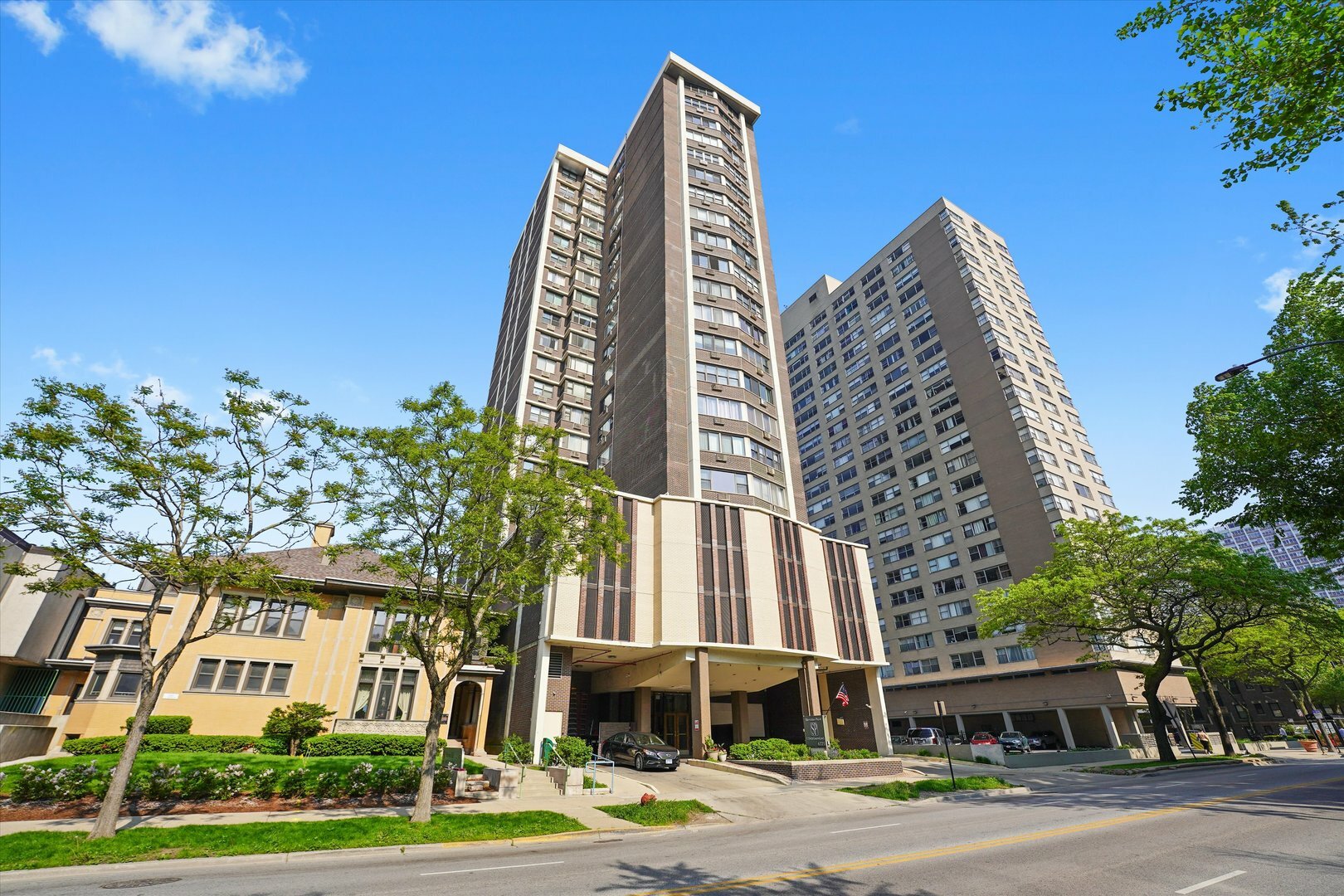 Property Photo:  6325 N Sheridan Road 802  IL 60660 