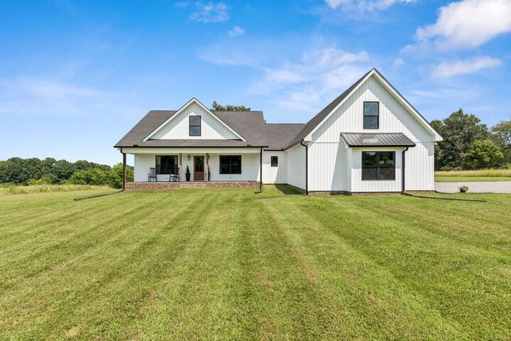Property Photo: 2590 Oakdale Rd TN 37186