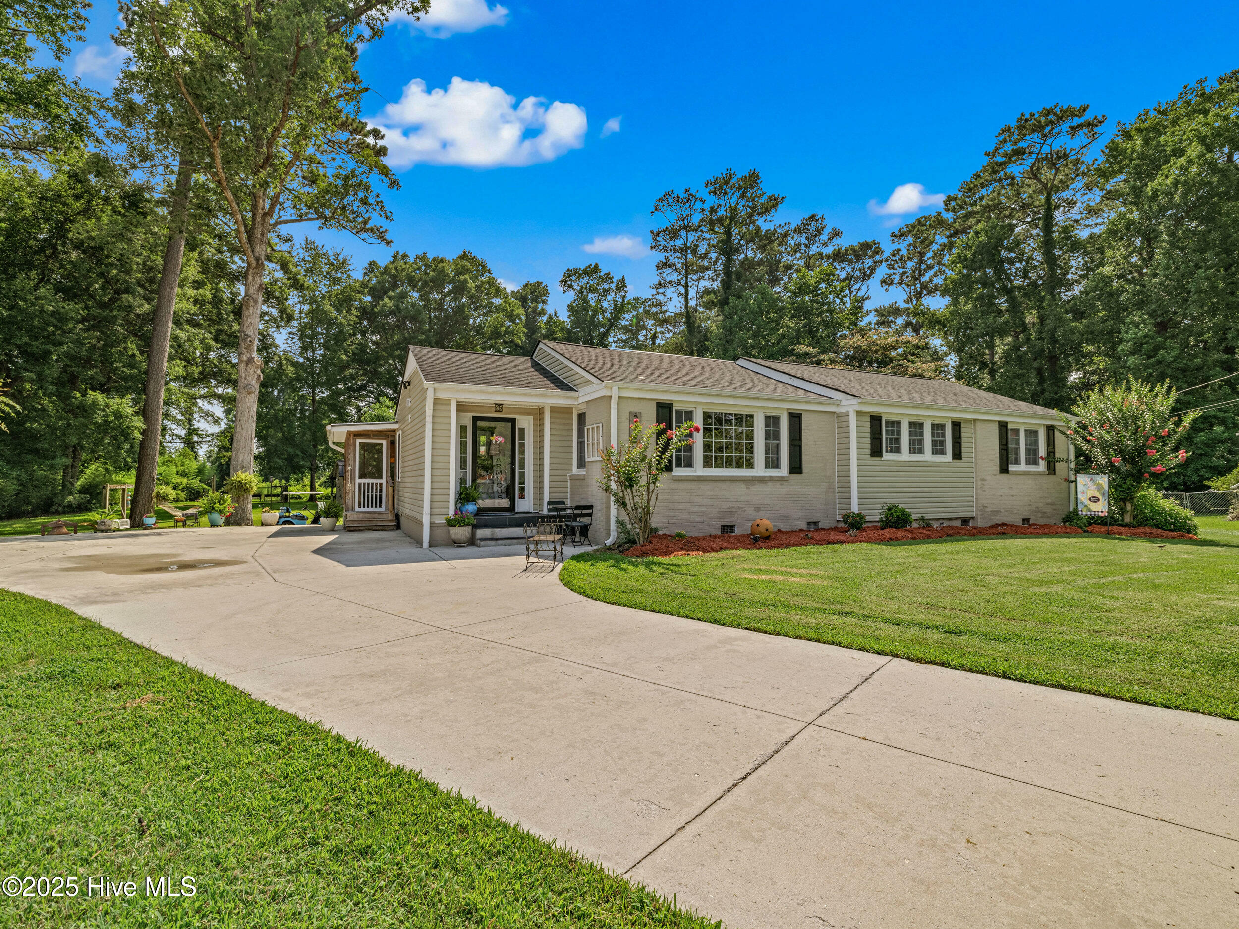 Property Photo: 311 Woodhaven Drive NC 28540