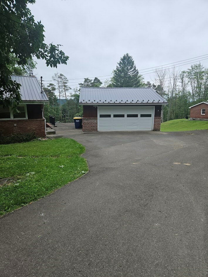 Property Photo:  5 Courtly Circle  NY 13827 