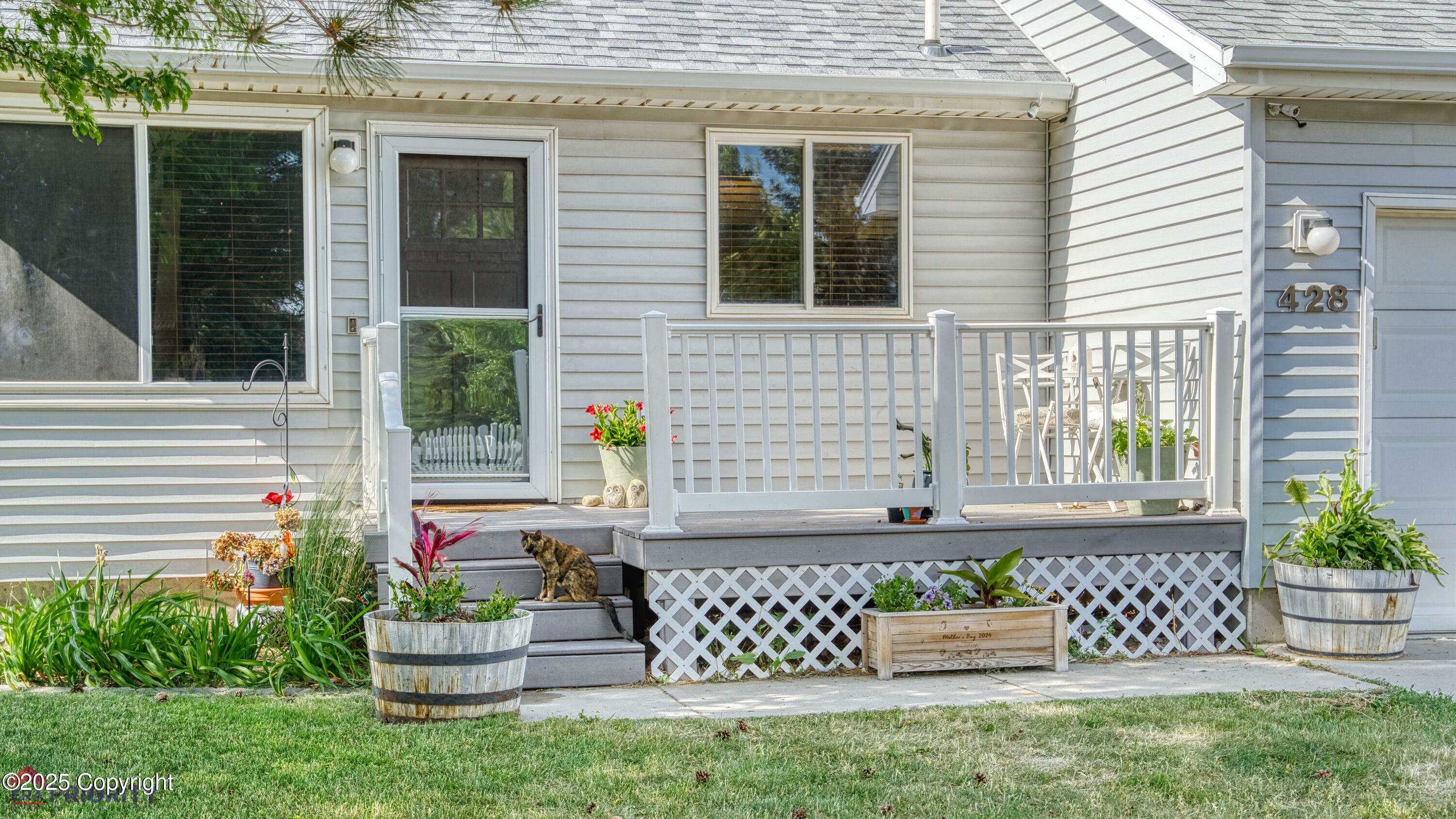 Property Photo:  428 Walnut St W  WY 82718 