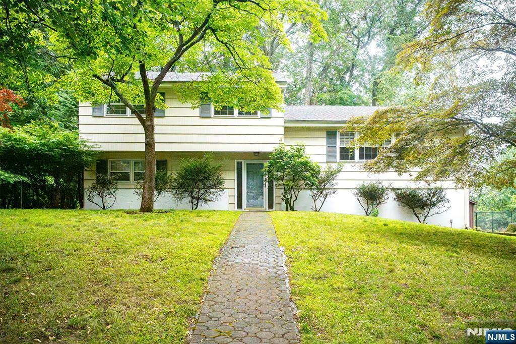 19 Dearborn Drive  Old Tappan NJ 07675 photo