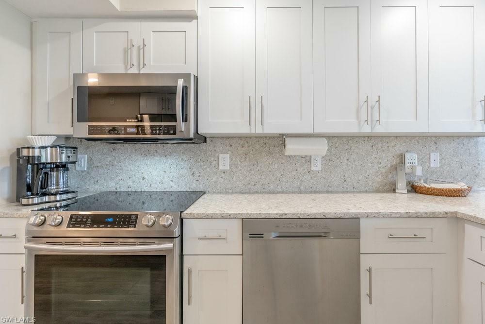 Property Photo:  10 Tampa Pl 204  FL 34145 