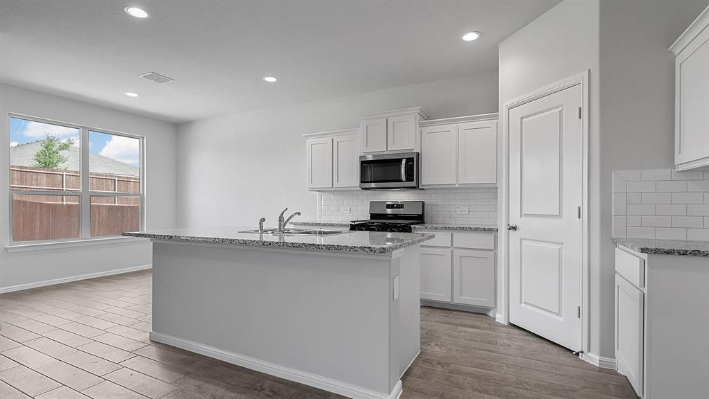 Property Photo: 321 Gallant Man Court TX 76049