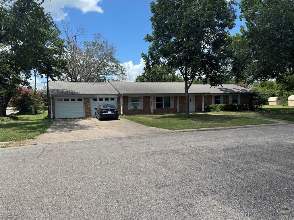 Property Photo: 1910 Jefferson Street TX 75428