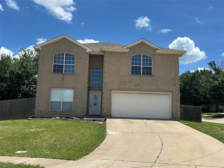 Property Photo: 5903 Naravista Drive TX 75249
