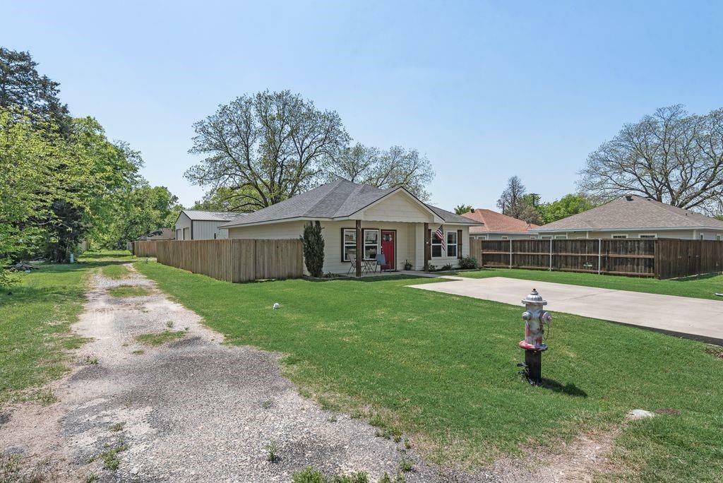 Property Photo:  103 Texas Street  TX 75076 