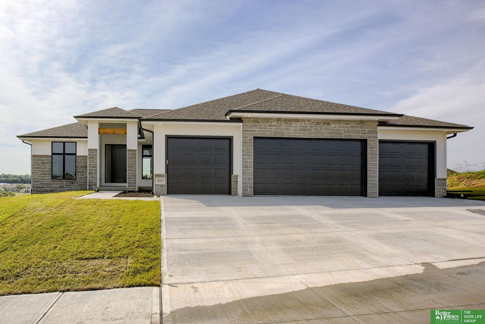 Property Photo: 11007 S 98th Street NE 68046