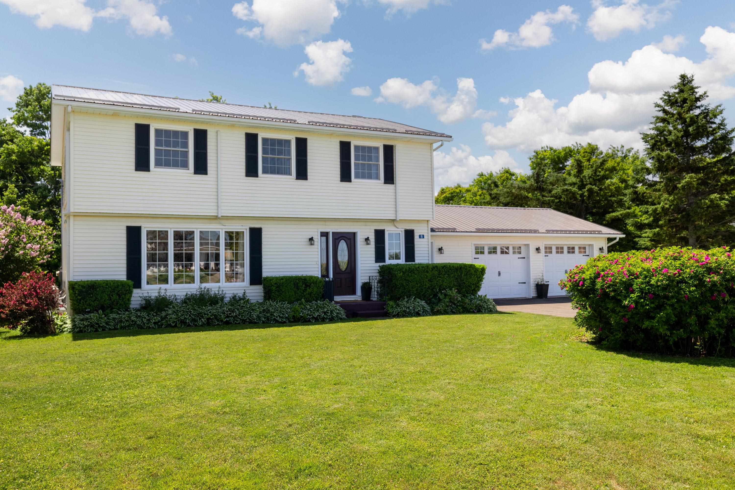 Property Photo:  8 Sunset Drive  PE C1B 1K9 
