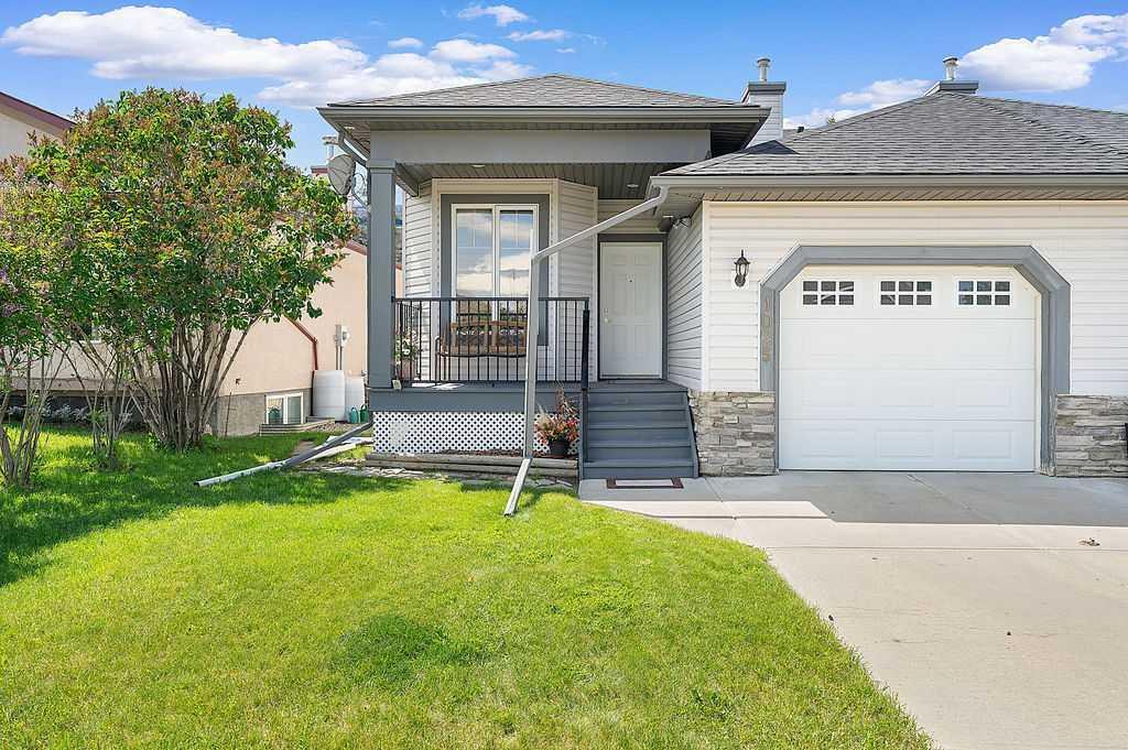Property Photo: 1025 3 Street SW AB T0L 0H0