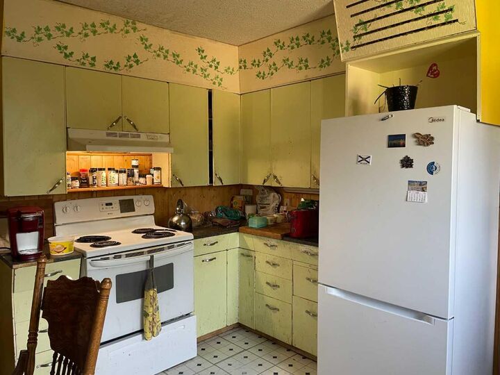 Property Photo: 1023 2nd AB T0H 0J0