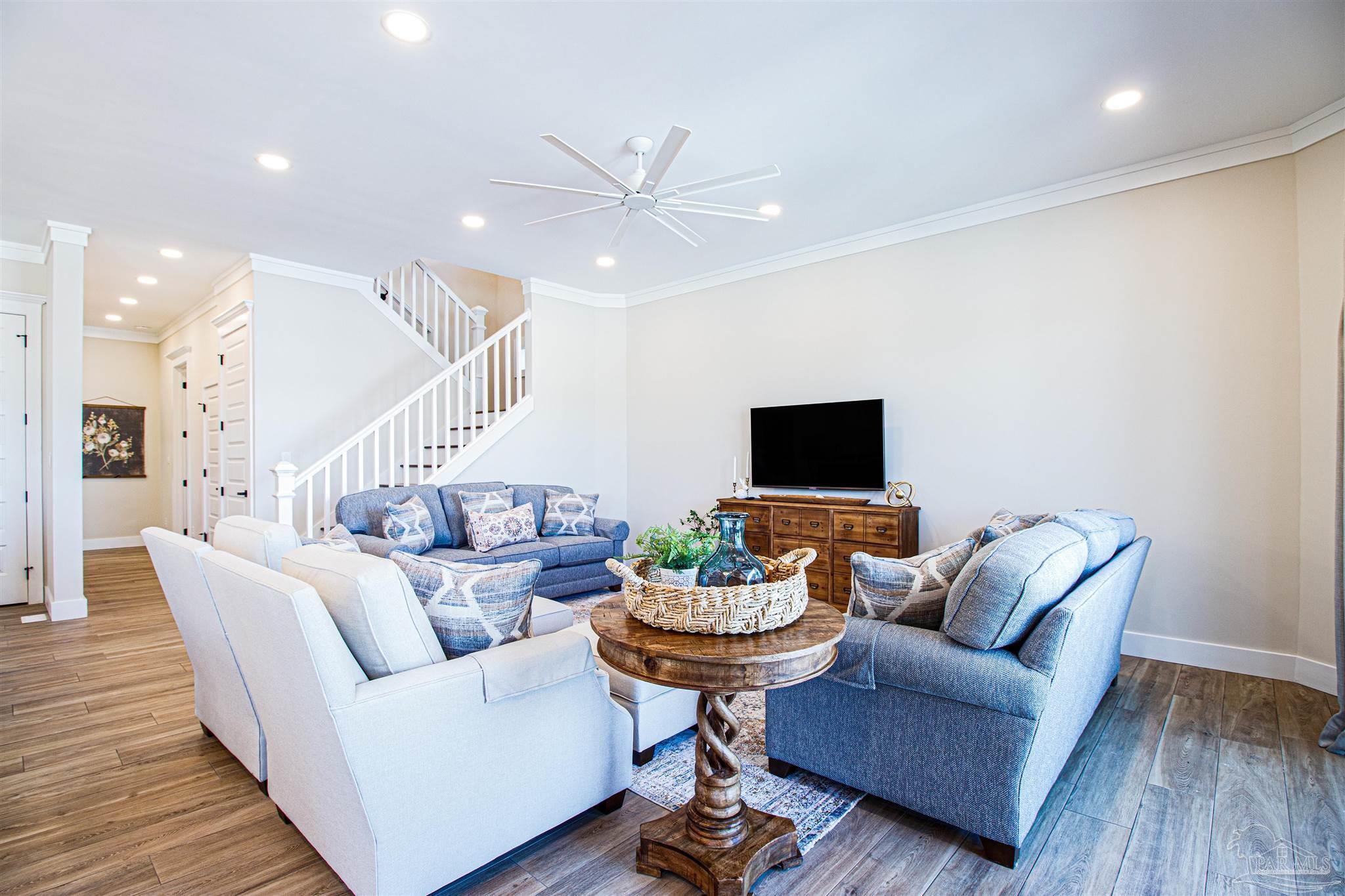 Property Photo: 7337 Grand Navarre Blvd FL 32566