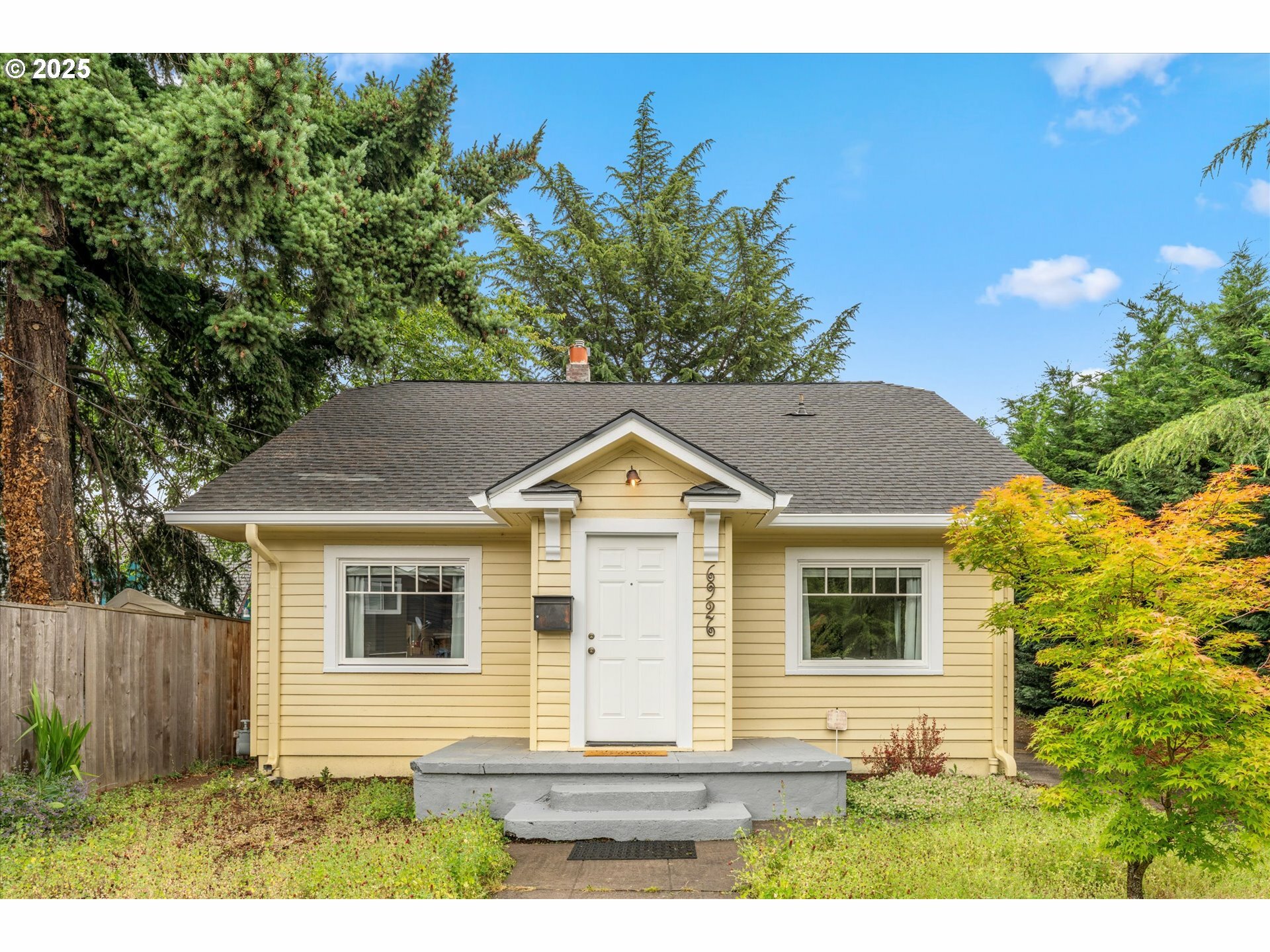 6926 NE Garfield Ave  Portland OR 97211 photo