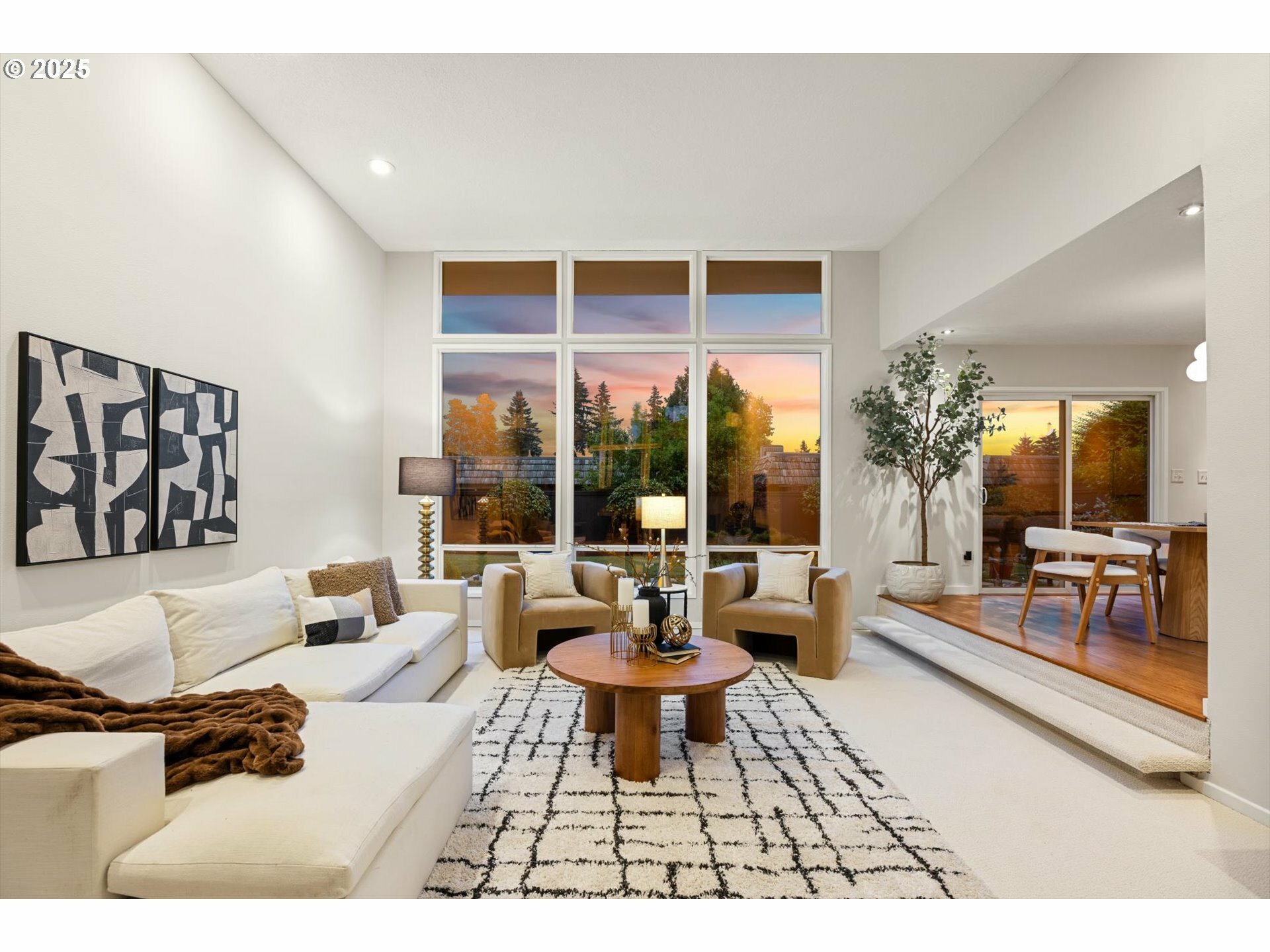 Property Photo: 9710 SW Imperial Dr OR 97225