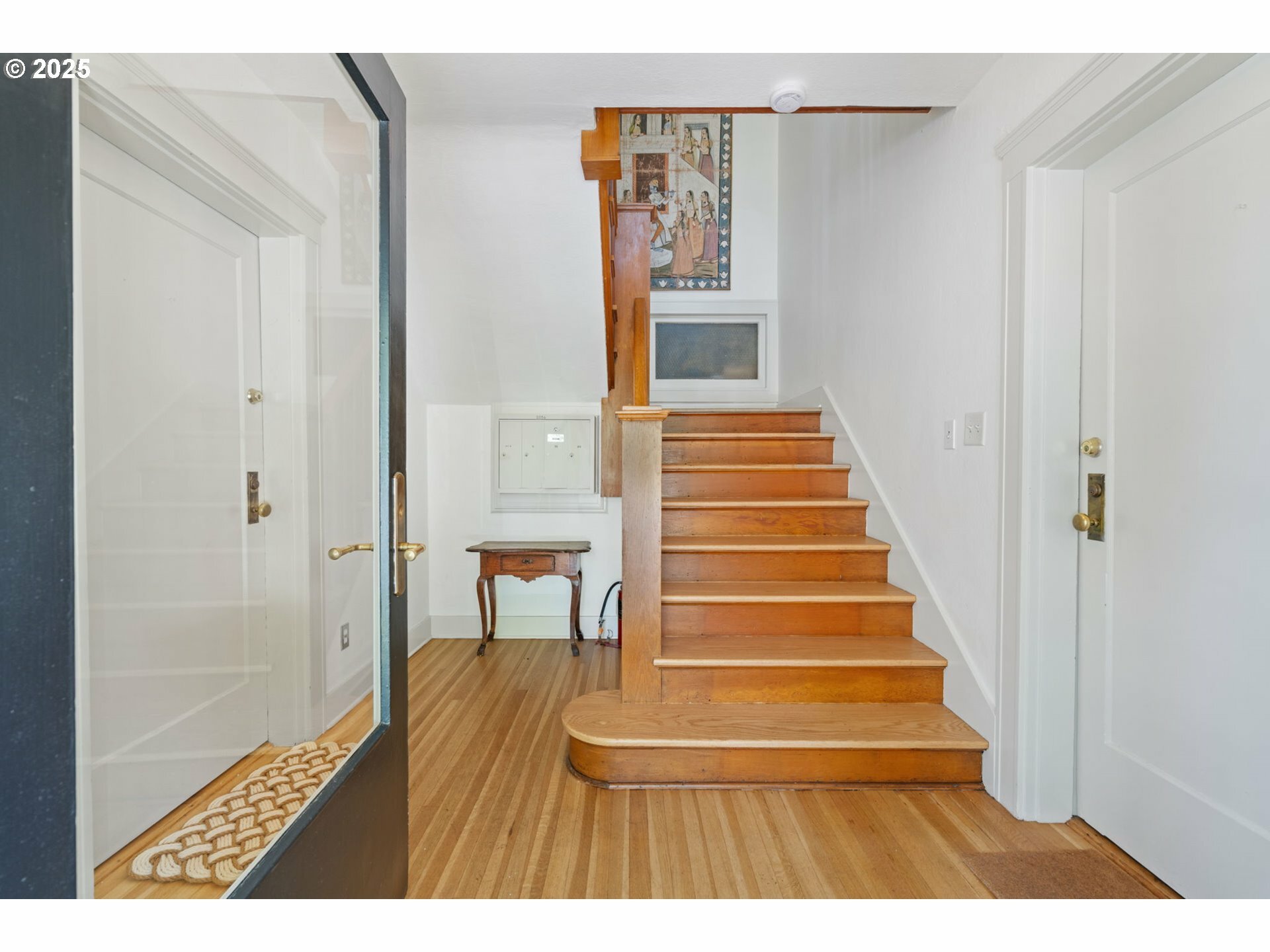 Property Photo:  2056 NW Overton St  OR 97209 