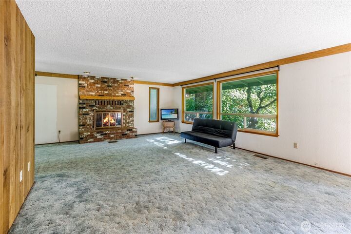 Property Photo:  8419  121st Street E  WA 98373 