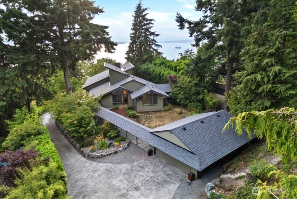10214  47th Avenue SW  Seattle WA 98146 photo