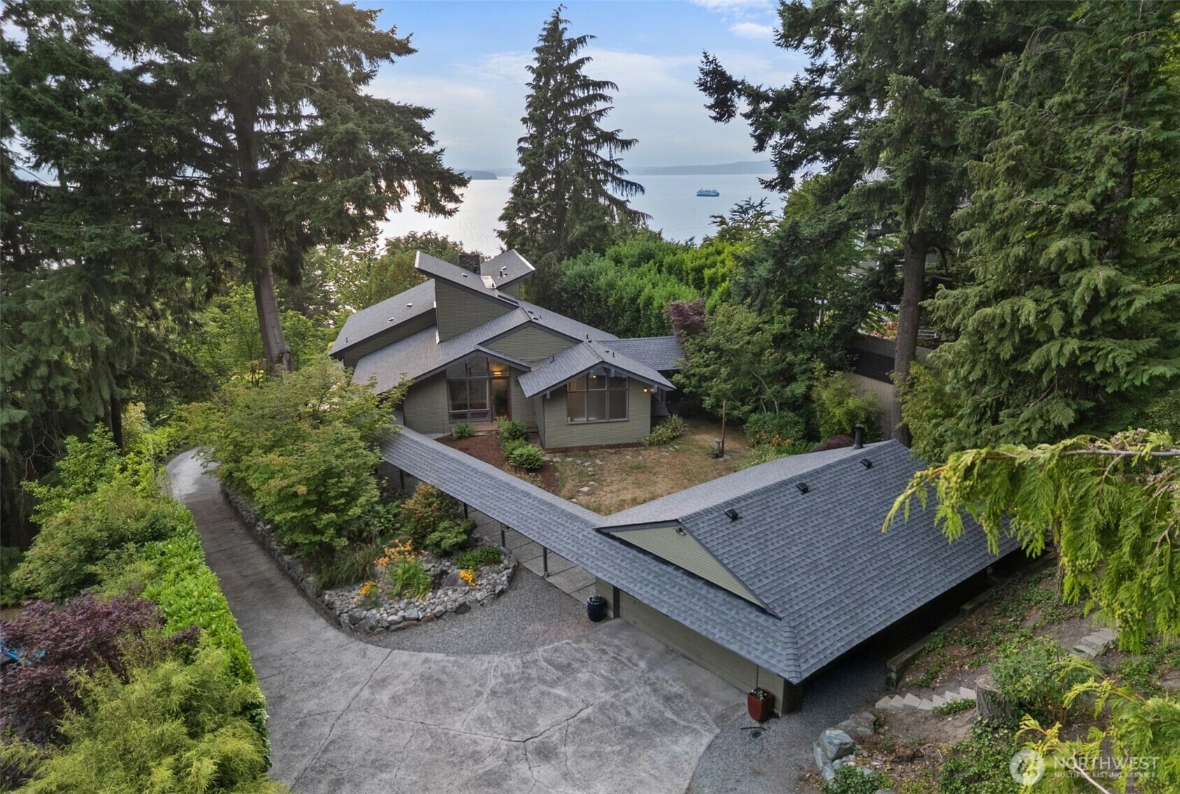 Property Photo: 10214 47th Avenue SW WA 98146