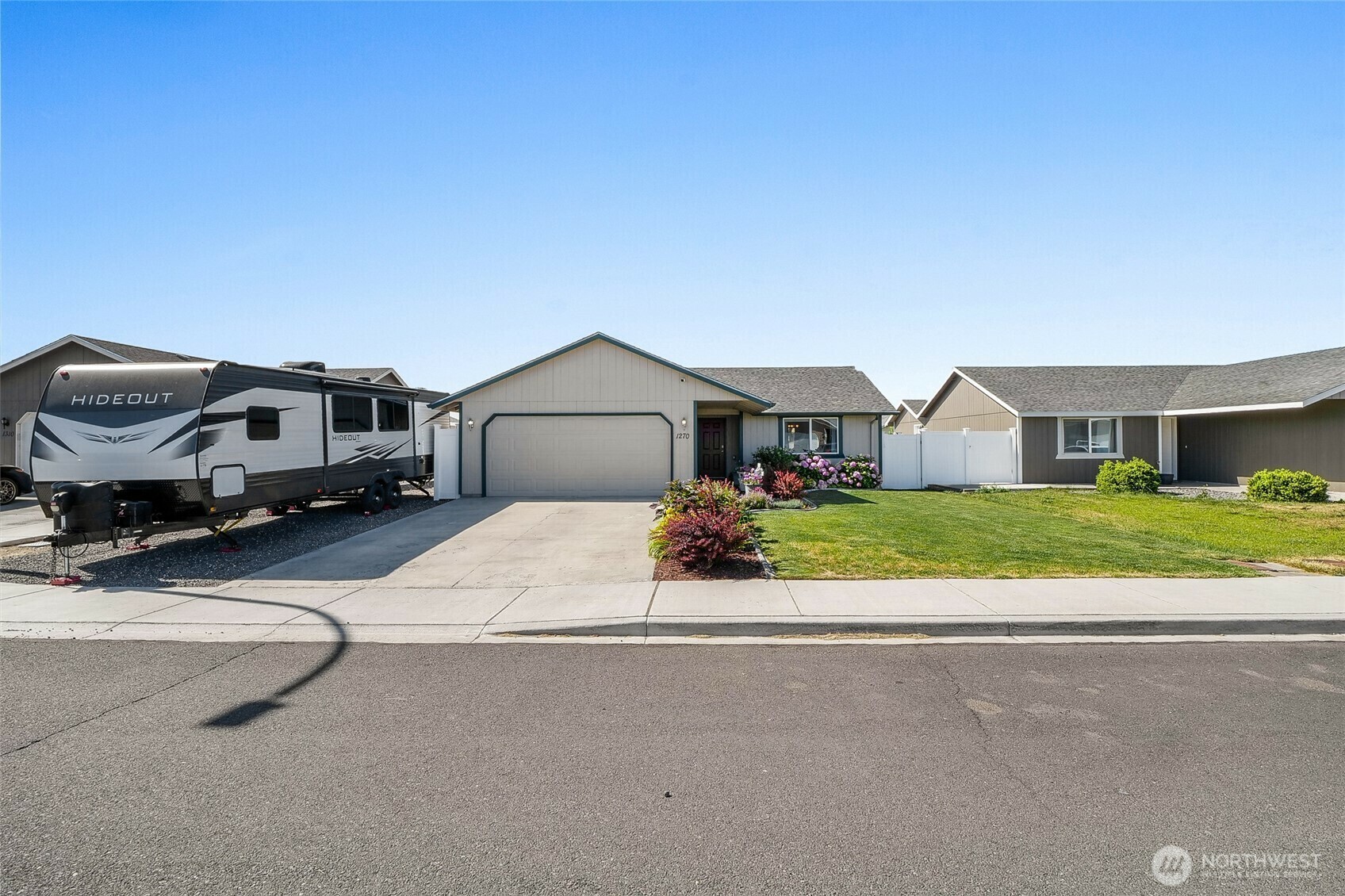 Property Photo:  1270 E Birch Street  WA 99344 