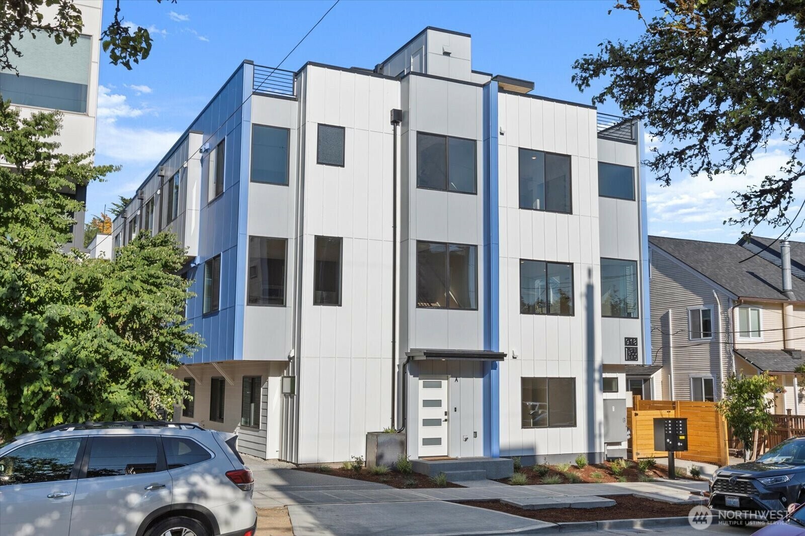 918  28th Avenue S A  Seattle WA 98144 photo