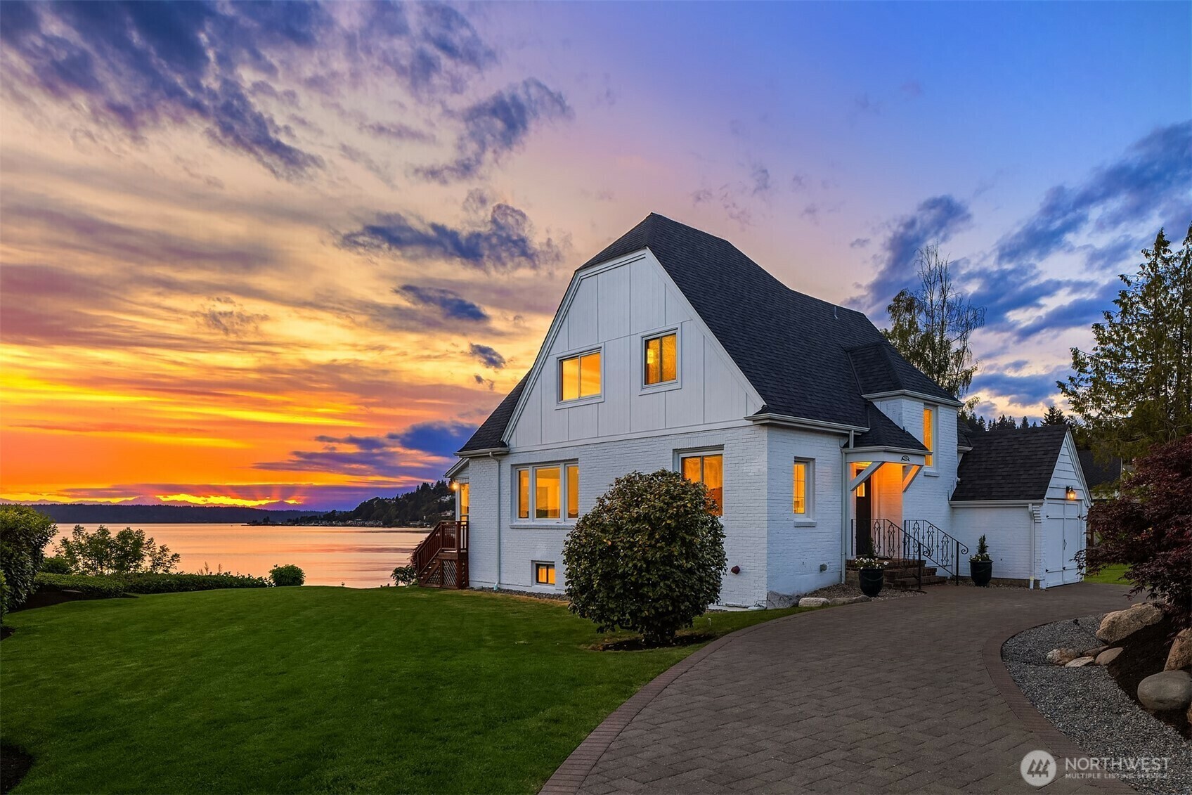 Property Photo: 17985 Normandy Terrace SW WA 98166