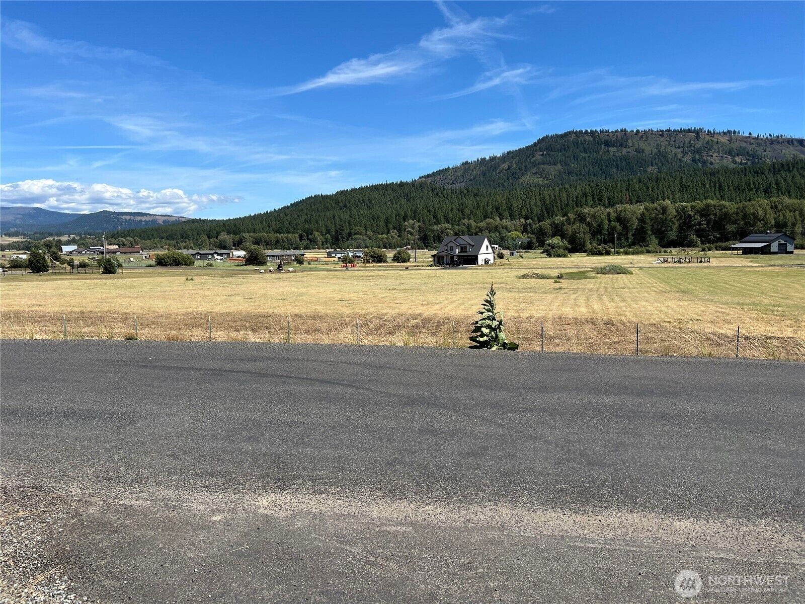 Property Photo: 341 Sunny Meadow Dr WA 98922