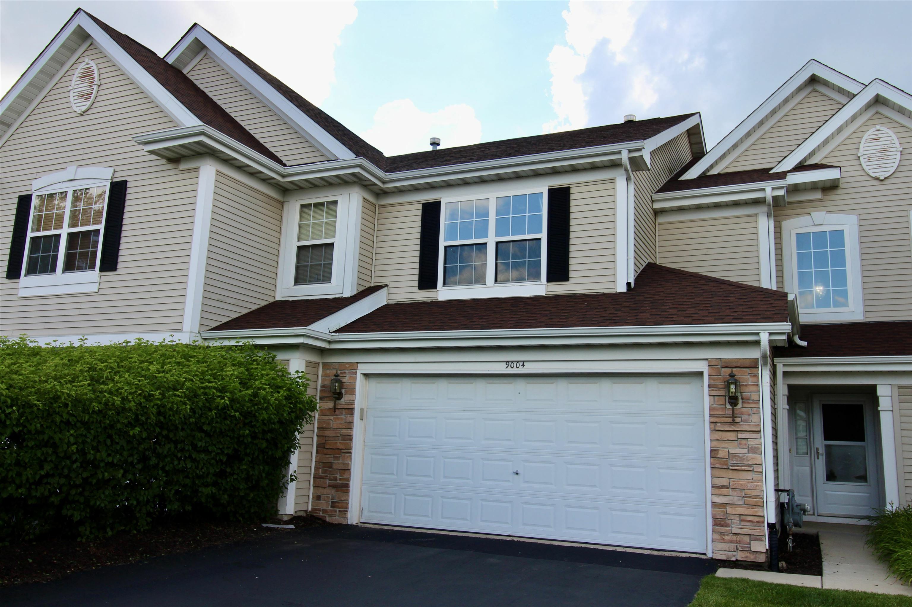 Property Photo:  9004 Leicester Way  IL 61073 