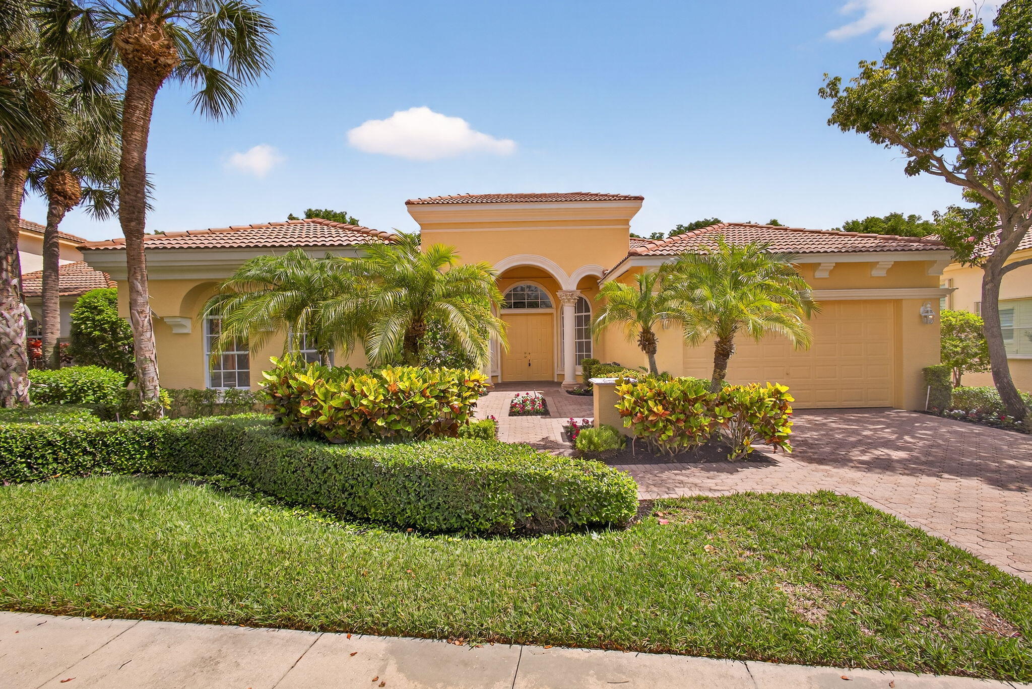 Property Photo: 8873 Via Brilliante FL 33411