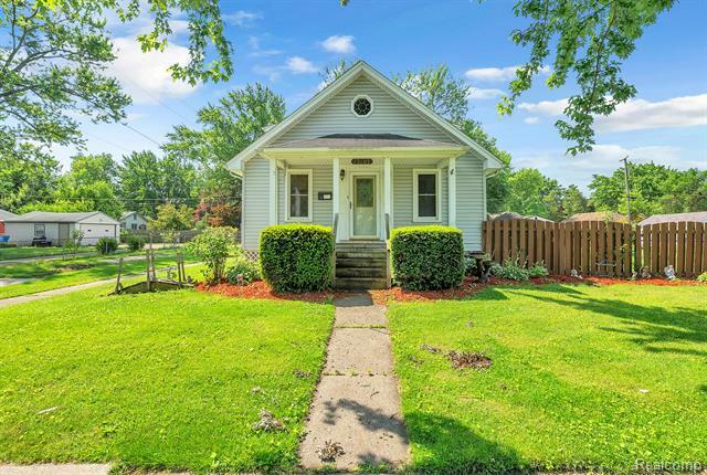 25605 Yale Street  Dearborn Heights MI 48125 photo