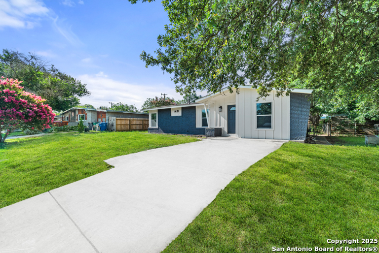 Property Photo: 530 Lanark TX 78218