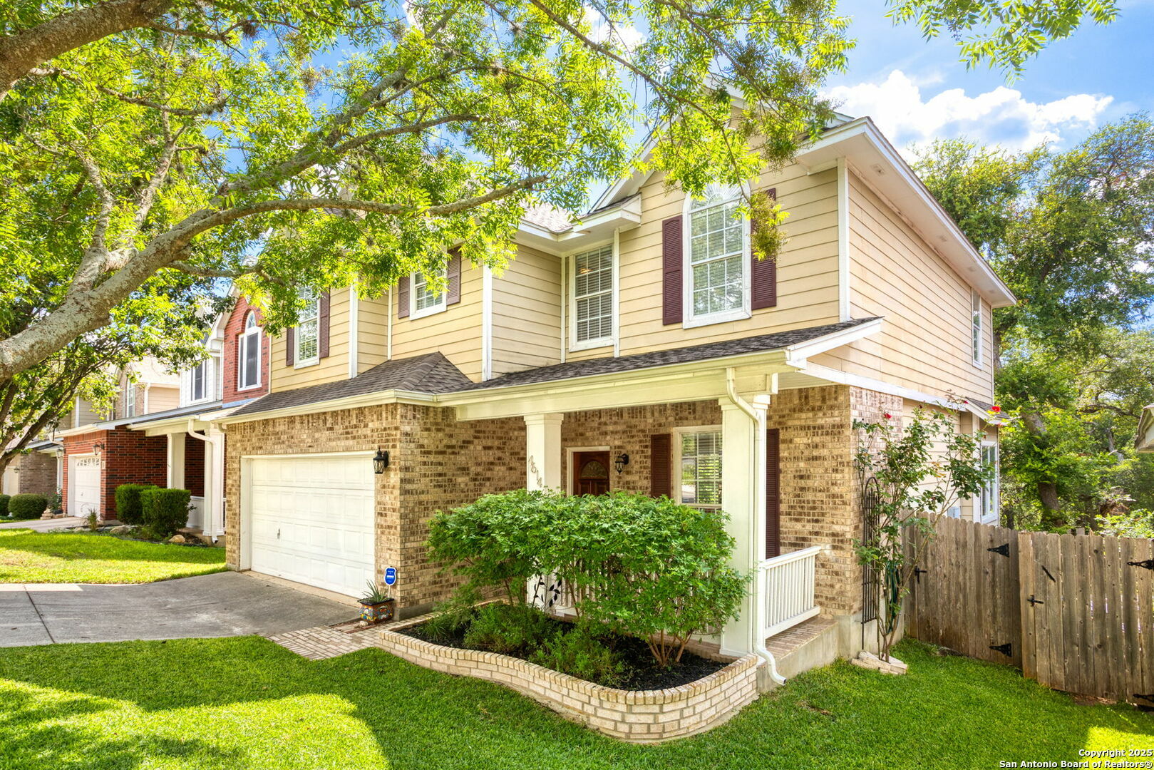 Property Photo: 4614 Pinehurst Mesa TX 78247