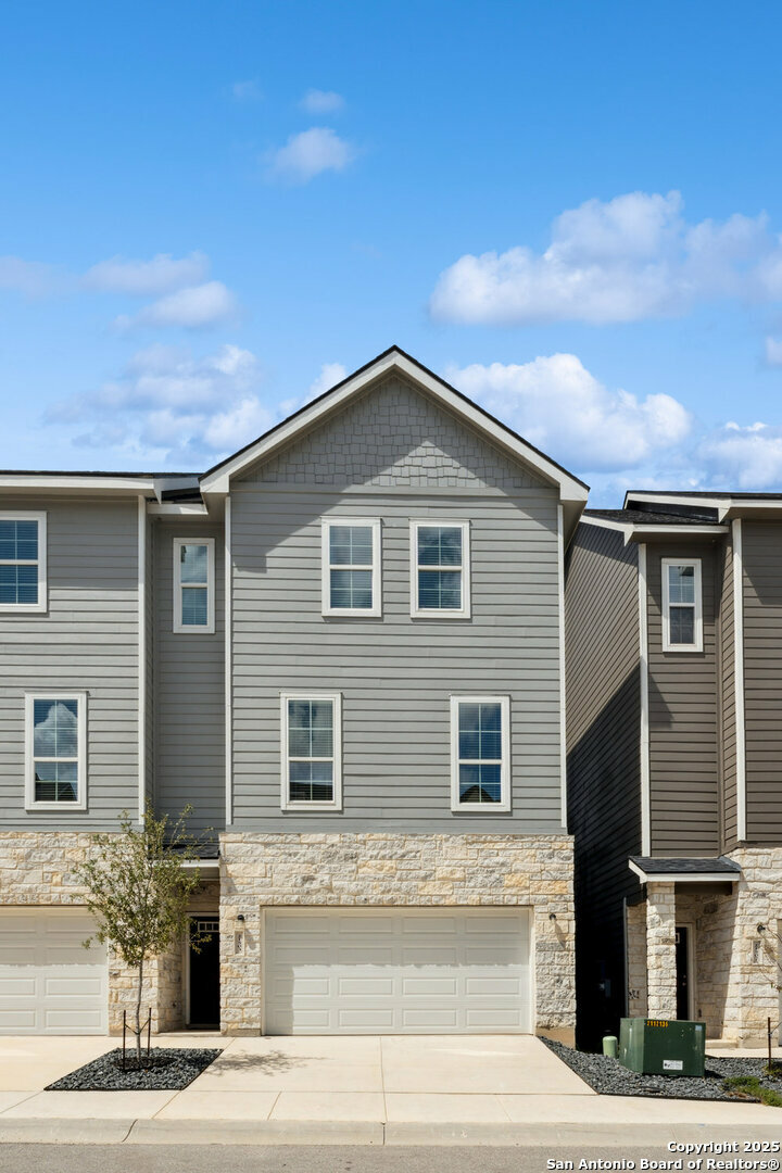 Property Photo: 21419/21503 Sir Walter Ln TX 78256