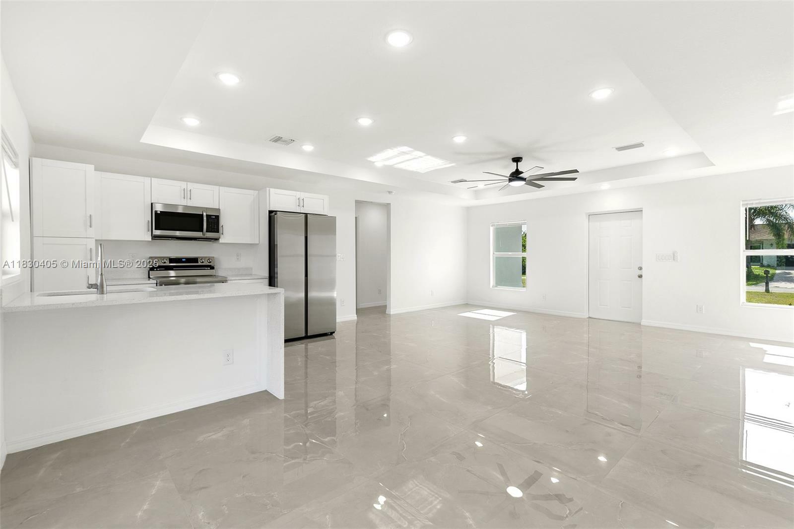 Property Photo: 416 Pinehurst Ave FL 33974