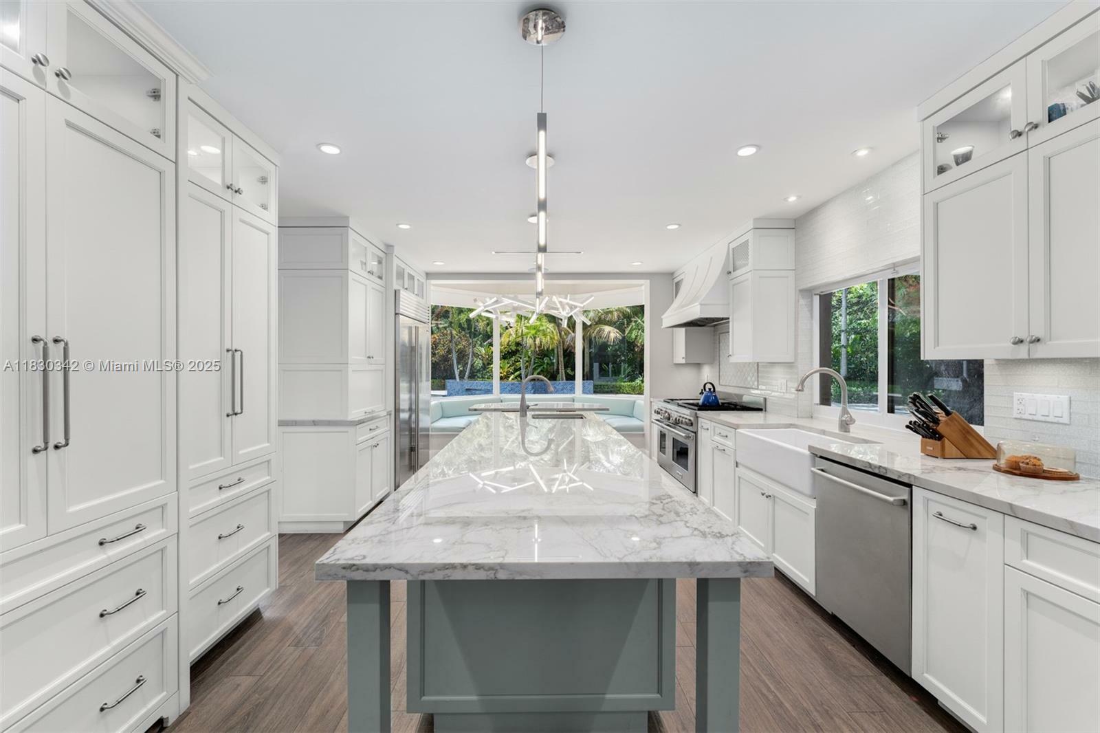 Property Photo: 11401 SW 69th Ave FL 33156