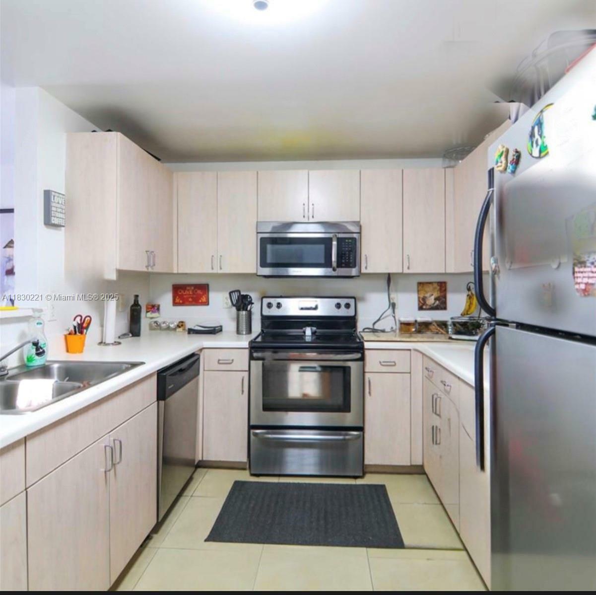 Property Photo: 50 Menores Ave 832 FL 33134