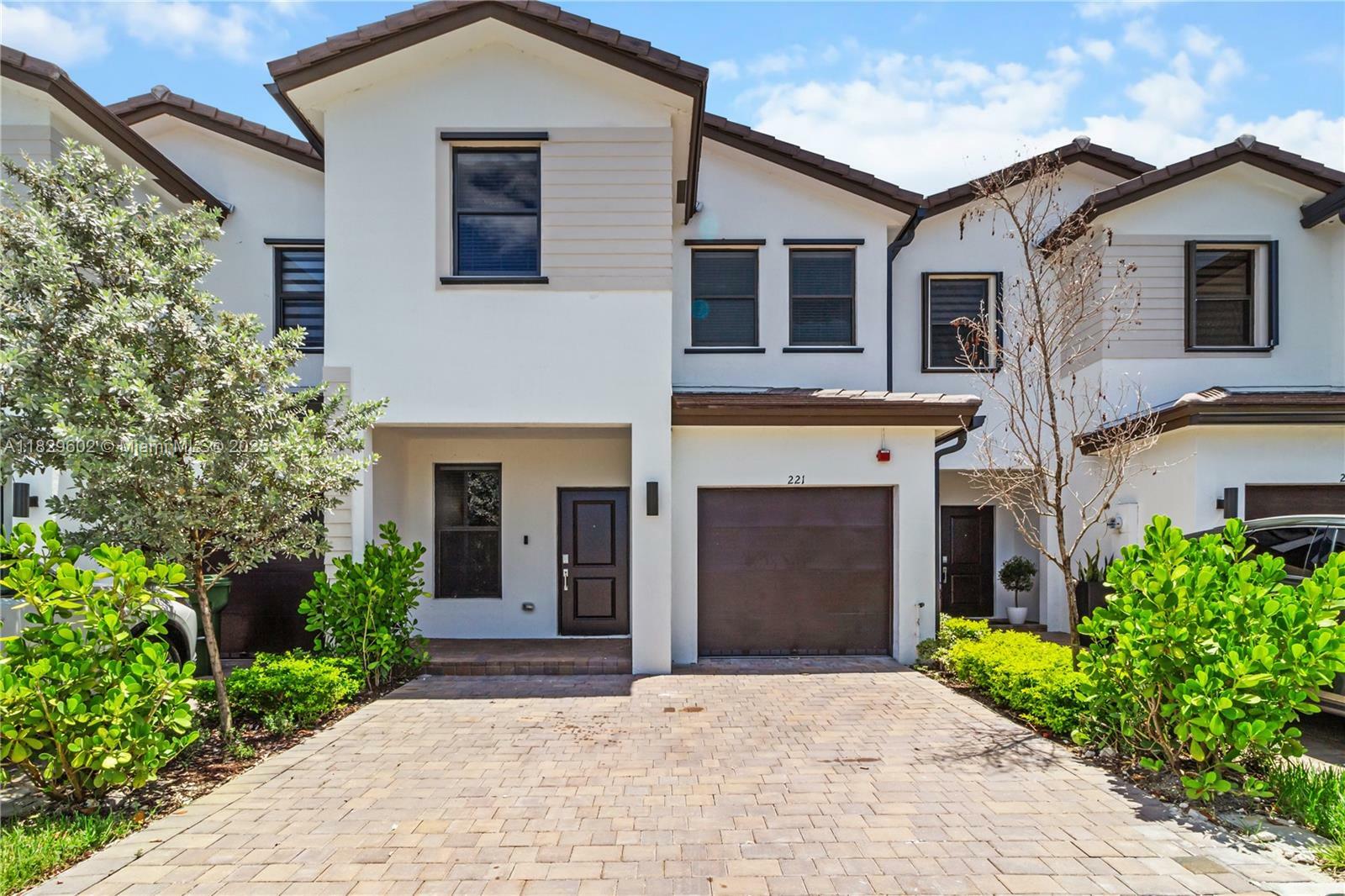 221 SW 159th Way  Pembroke Pines FL 33027 photo