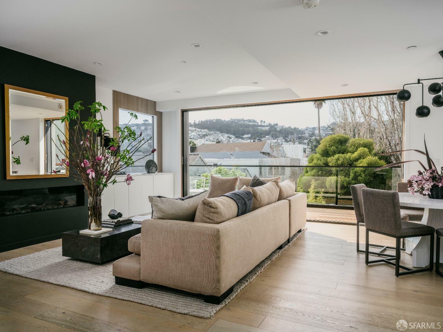 Property Photo: 1126 Sanchez Street 4 CA 94119
