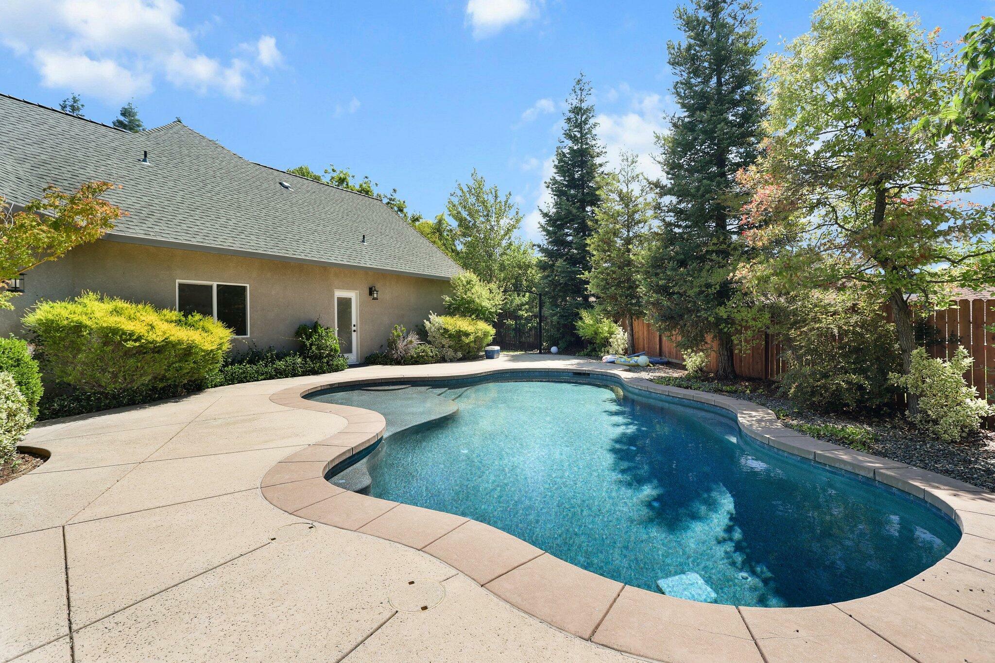 Property Photo:  1568 Bantry Court  CA 96001 