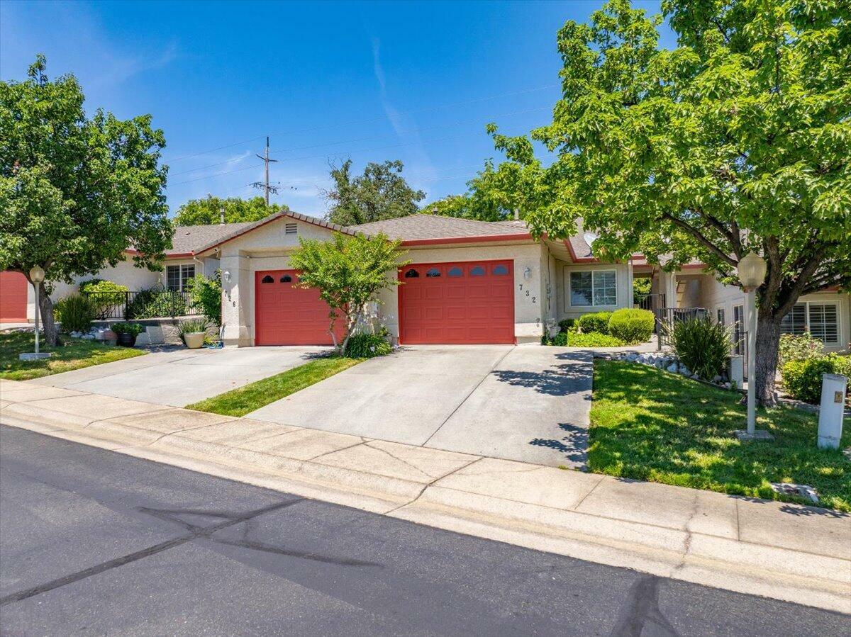 Property Photo: 732 Stonebriar Trail CA 96003