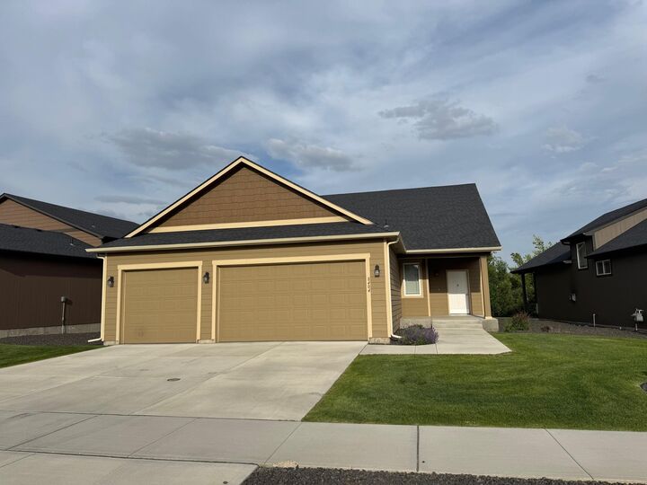 8404 N Summerhill Ln  Spokane WA 99208 photo