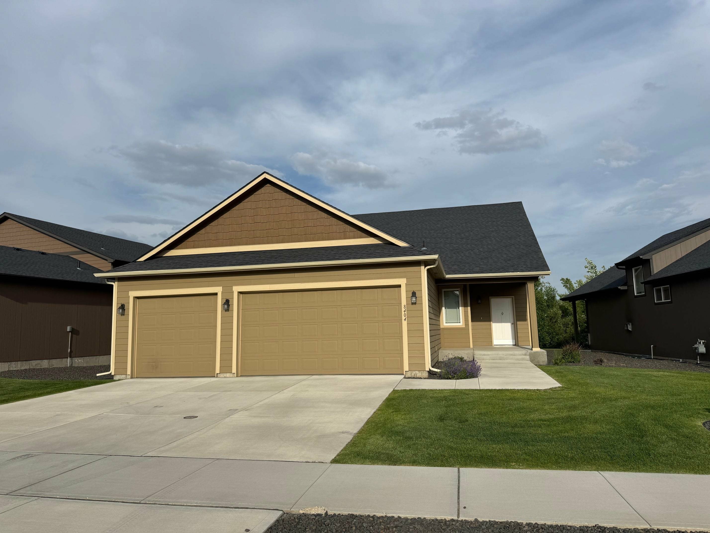 Property Photo: 8404 N Summerhill Ln WA 99208