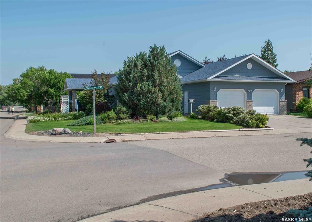 801 Pleasant Valley Road  Rosetown SK S0L 2V0 photo